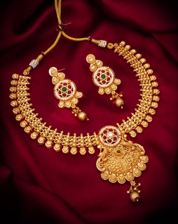 Attrective These Beautifil Multy Colored Necklace.These Necklace is Come Alloy Material And Beautified With Artificial Beads Stone Work.