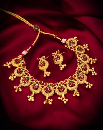 Attrective These Beautifil Multy Colored Necklace.These Necklace is Come Alloy Material And Beautified With Artificial Beads Stone Work.