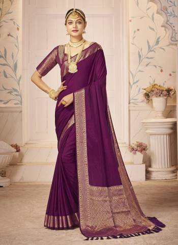 Grab These Saree in Fine Colored Pair With Blouse.These Saree and Blouse Are Fabricated On Dolla Silk.Its Beautified With Heavy Wevon Designer.