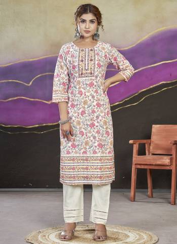 Attrective These Beautiful Looking Readymade Long Kurti.These Kurti is Fabricated On Cotton.Its Beautified With Designer Lucknowi Digital Printed.