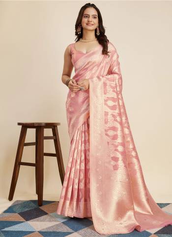 Garb These Party Wear Saree in Fine Colored.These Saree Are Banarasi Silk And Blouse is Banarasi Silk Fabricated.Its Beautified With Weving Designer.