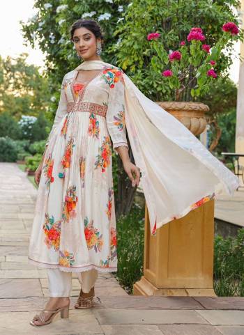 Attrective These Suit in Fine Colored Pair With Bottom And Dupatta.These Top Are Chiffon And Bottom Are Fabricated On Viscose Rayon Pair With Nazmin Dupatta.Its Beautified With Designer Printed With Embroidery Work.