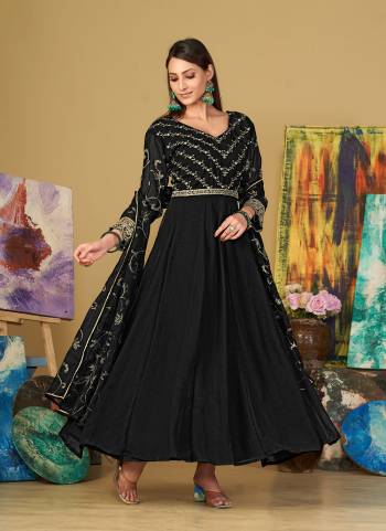 Looking These Anarkali Suit in Fine Colored Pair With Bottom And Dupatta.These Top Are Georgette And Dupatta Are Fabricated On Georgette Pair With Crepe Bottom.Its Beautified With Heavy Designer Embroidery Work.