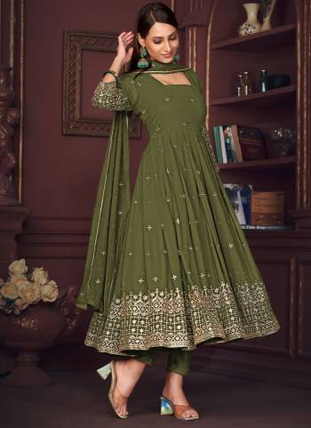 Attrective Looking These Anarkali Suit in Fine Colored Pair With Bottom And Dupatta.These Top Are Georgette And Dupatta Are Fabricated On Georgette Pair With Crepe Bottom.Its Beautified With Heavy Designer Embroidery Work.