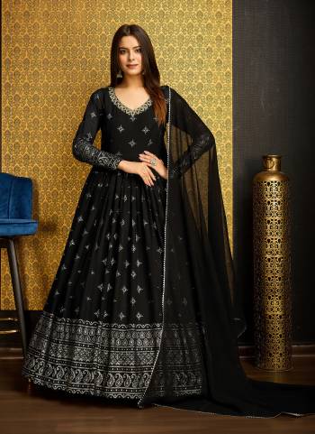 Grab These Beautiful Looking Designer Gown With Dupatta.These Gown And Dupatta Is Fabricated On Faux Georgette.Its Beautified With Designer Metalic Foil With Hand Work.