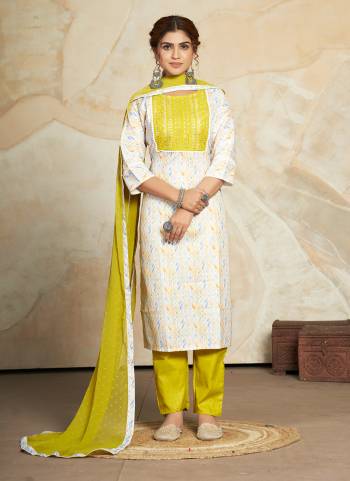 Garb These Beautiful Looking Readymade Suits.These Top And Bottom Are Cotton Blend And Dupatta Are Poly Fabricated.Its Beautified With Disigner Printed With Embroidery Work.