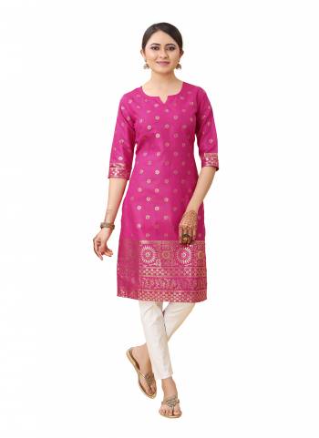 Attrective These Beautiful Designer Readymade Kurti.These Kurti is Fabricated On Cotton Blend.Its Beautified With Designer Foil Printed.