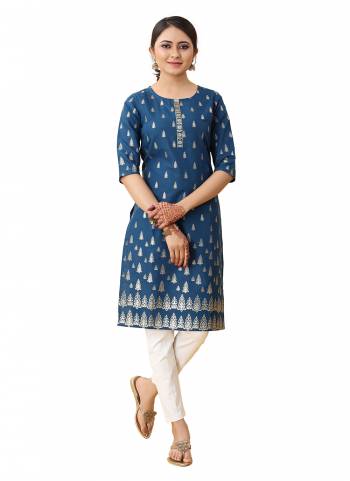 Attrective These Beautiful Designer Readymade Kurti.These Kurti is Fabricated On Cotton Blend.Its Beautified With Designer Foil Printed.