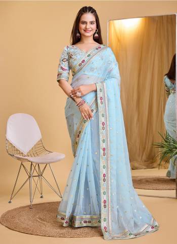 Garb These Party Wear Saree in Fine Colored.These Saree Are Organza And Blouse is Art Silk Fabricated.Its Beautified With Designer Embroidery Work.