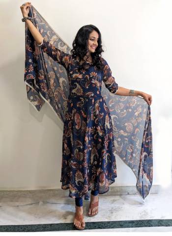 Attrective These Beautiful Looking Readymade Long Kurti With Dupatta Set.These Top And Dupatta is Fabricated On Georgette.Its Beautified With Designer Printed.