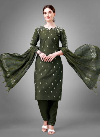 Grab These Beautiful Looking Readymade Top,Bottom And Dupatta Set.These Top And Bottom is Fabricated On Cotton Blend And Silk Blend Dupatta.Its Beautified With Designer Sequance,Thread Embroidery Work .