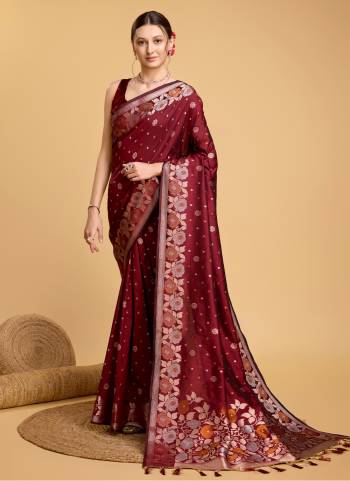 Attrective This Partywear Saree Paired With Blouse.This Saree And Blouse Are Silk Based Fabric With Weaving Jacquard Jari Designer. Buy This Pretty Saree Now.