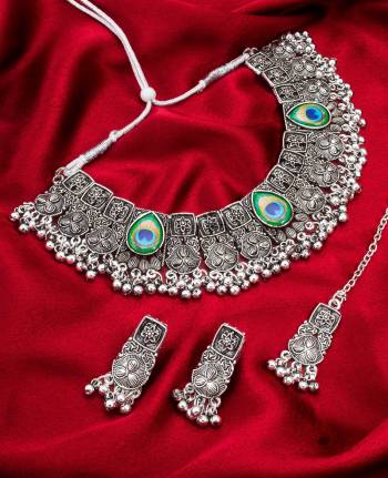 Attrective These Beautifil Oxidised Silver Colored Necklace.These Necklace is Come Alloy Material And Beautified With Artificial Stone And Beads Work.