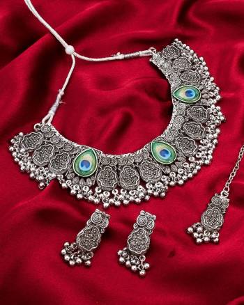 Attrective These Beautifil Oxidised Silver Colored Necklace.These Necklace is Come Alloy Material And Beautified With Artificial Stone And Beads Work.