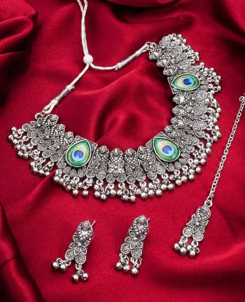 Attrective These Beautifil Oxidised Silver Colored Necklace.These Necklace is Come Alloy Material And Beautified With Artificial Stone And Beads Work.