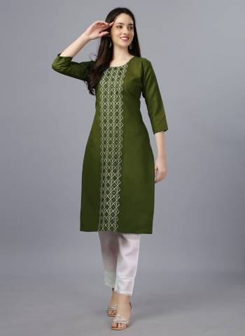 Attrective These Beautiful Looking Readymade Straight Kurti.These Kurti is Fabricated On Cotton Magic Slub.Its Beautified With Designer Embroidery Work .