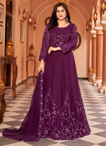 Grab These Anarkali Suit in Fine Colored Pair With Bottom And Dupatta.These Top And Dupatta Are Fabricated On Faux Georgette Pair With Santoon Bottom.Its Beautified With Santoon Bottom.Its Beautified With Heavy Designer Embroidery Work.