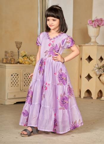 Grab These Beautiful Looking Readymade Kids Wear.These Long Kurti is Fabricated On Kota Checks.Its Beautified With Designer Digital Printed.