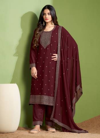 Grab These Looking Salwar Suit in Fine Colored Pair With Bottom And Dupatta.These Top And Dupatta Are Fabricated On Georgette Pair With Santoon Bottom.Its Beautified With Santoon Bottom.Its Beautified With Heavy Designer Embroidery Work.