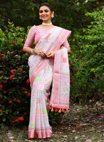 Attrective These Festive Wear Saree in Fine Colored.These Saree And Blouse is Fabricated On Linen.Its Beautified With Wevon Designer With Printed.