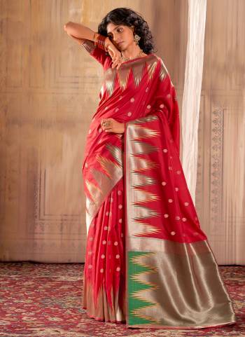 Looking These Traditional Saree in Fine Colored.These Saree Is Banarasi Silk And Blouse is Fabricated On Banarasi Silk.Its Beautified With Weaving Jari Designer.