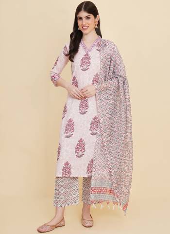 Attrective These Designer Suit in Fine Colored Pair With Bottom And Dupatta.These Top And Dupatta Are Fabricated On Cotton Pair With Cotton Bottom.Its Beautified With Heavy Designer Printed.