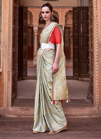 Looking These Traditional Saree in Fine Colored.These Saree Is Satin Silk And Blouse is Fabricated On Satin Silk.Its Beautified With Weaving Jari Designer.