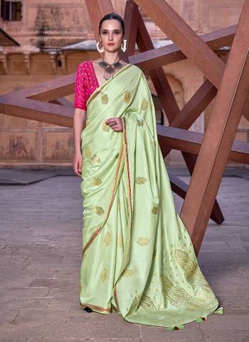 Looking These Traditional Saree in Fine Colored.These Saree Is Satin Silk And Blouse is Fabricated On Satin Silk.Its Beautified With Weaving Jari Designer.