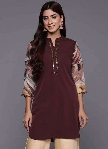 Attrective These Beautiful Designer Readymade Tinic Kurti.These Kurti is Fabricated On Crepe.Its Beautified With Designer Printed With Hand Work.