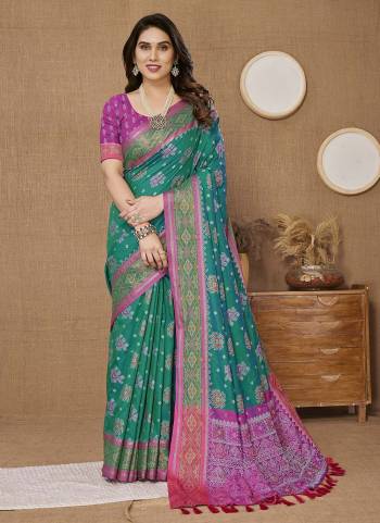 Attrective These Party Wear Saree in Fine Colored.These Saree Are Banarasi Silk And Blouse is Banarasi Silk Fabricated.Its Beautified With Weving Designer.