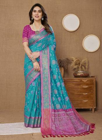 Attrective These Party Wear Saree in Fine Colored.These Saree Are Banarasi Silk And Blouse is Banarasi Silk Fabricated.Its Beautified With Weving Designer.