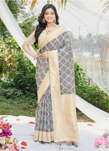 Garb These Party Wear Saree in Fine Colored.These Saree And Blouse is Fabricated On Cotton.Its Beautified With Weavon Designer Printed.