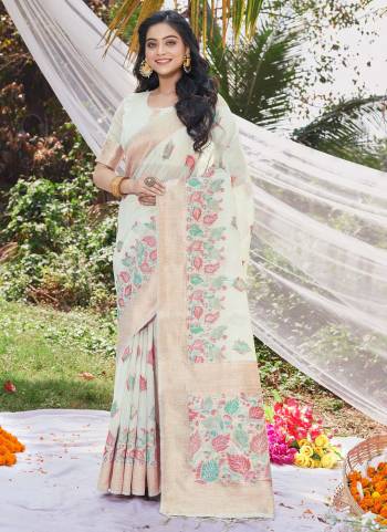 Attrective These Party Wear Saree in Fine Colored.These Saree And Blouse is Fabricated On Cotton.Its Beautified With Weavon Designer With Digital Printed.