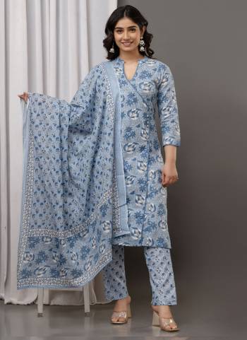 Attrective These Suit in Fine Colored Pair With Bottom And Dupatta.These Top And Bottom Are Fabricated On Cotton Pair With Cotton Dupatta.Its Beautified With Designer Printed,Hand Lace Work.