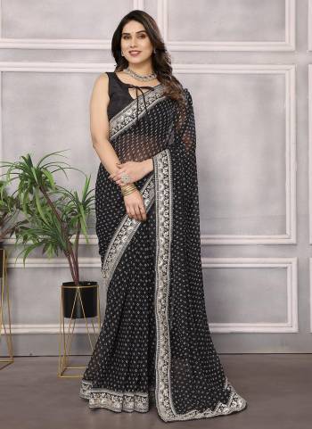 Garb These Party Wear Saree in Fine Colored.These Saree Are Georgette And Blouse is Art Silk Fabricated.Its Beautified With Dabby Designer Printed, Embroidery Work Lace Border.