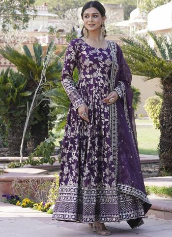 Attrective Looking These Beautiful Looking Readymade Long Gown With Dupatta.These Gown is Fabricated On Diable Viscose Jacquard And Russion Silk Dupatta.Its Beautified With Wevon Designer With Sequance Embroidery Work.