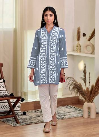 Grab These Beautiful Looking Readymade Kurti.These Kurti is Fabricated On Rayon.Its Beautified With Designer Chikankari Embroidery Work.