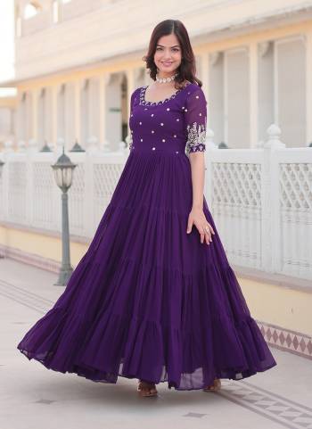 Attrective Looking These Beautiful Looking Readymade Long Gown.These Gown is Fabricated On Faux Georgette.Its Beautified With Designer Jari, Sequance Embroidery Work.