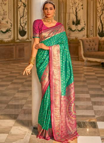 Looking These Party Wear Traditional Saree in Fine Colored.These Saree And Blouse is Fabricated On Banarasi Silk.Its Beautified With Weaving Jacquard Designer.