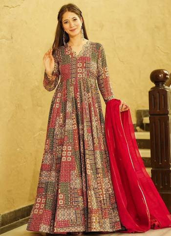 Attrective Looking These Beautiful Looking Readymade Long Gown With Dupatta.These Gown Are Rayon Fabricated With Georgette Dupatta.Its Beautified With Designer Digital Printed.