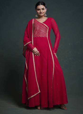 Garb These Beautiful Looking Readymade Gown With Dupatta.These Gown And Dupatta Are Georgette Fabricated.Its Beautified With Sild With Hand Disigner.