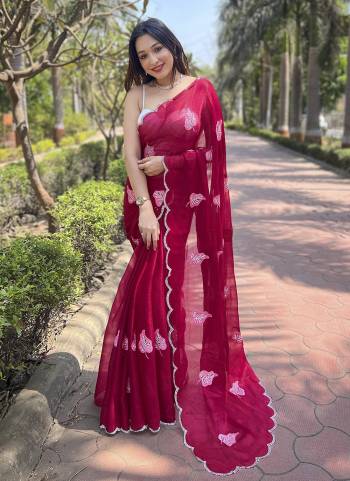 Attrective Looking These Party Wear Saree in Fine Colored.These Saree Are Chiffon And Blouse is Fabricated On Art Silk.Its Beautified With Designer Embroidery Work Cut Work.