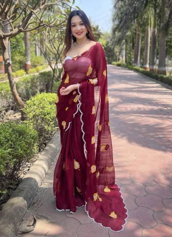 Attrective Looking These Party Wear Saree in Fine Colored.These Saree Are Chiffon And Blouse is Fabricated On Art Silk.Its Beautified With Designer Embroidery Work Cut Work.