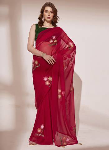 Grab These Party Wear Saree in Fine Colored.These Saree is Fabricated On Blooming Organza Pair With Art Silk Blouse.Its Beautified With Designer Brush Printed.