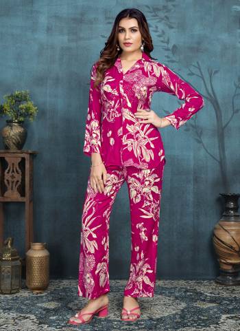 Grab These Beautiful Looking Readymade Co-Ord Top With Bottom Set.These Top And Bottom is Fabricated On Viscose Muslin.Its Beautified With Designer Printed.