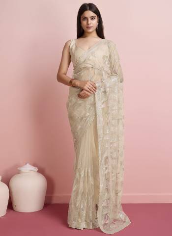 Looking These Designer Saree in Fine Colored.These Saree Are Soft Net And Blouse is Art Silk Fabricated.Its Beautified With Designer Sequance Embroidery Work.