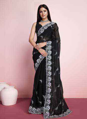 Looking These Party Wear Saree in Fine Colored.These Saree Are Jimmy Choo And Blouse is Art Silk Fabricated.Its Beautified With Designer Sequance Embroidery Work.