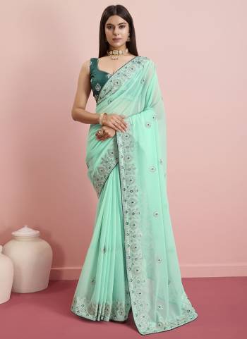 Garb These Party Wear Saree in Fine Colored.These Saree Are Georgette And Blouse is Art Silk Fabricated.Its Beautified With Designer Coding Embroidery Work.