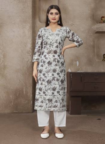 Grab These Beautiful Looking Readymade Top With Bottom Set.These Top And Bottom is Fabricated On Cotton.Its Beautified With Designer Digital Printed,Therad Chikankari Embroidery Work .