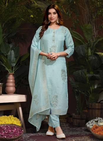 Attrective These Beautiful Looking Readymade Suits.These Top And Dupatta Are Natural Viscose And Bottom Are Natural Viscose Fabricated.Its Beautified With Jacquard Butti Disigner With Hand Work.